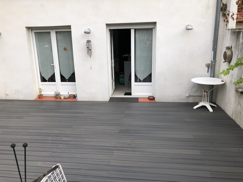 Pose d’une terrasse en bois à Toulouse